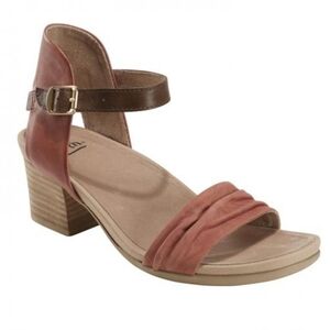 Earth Women IVY Symphony  Ankle Leather Heels Sandals shoes sz 9.5M